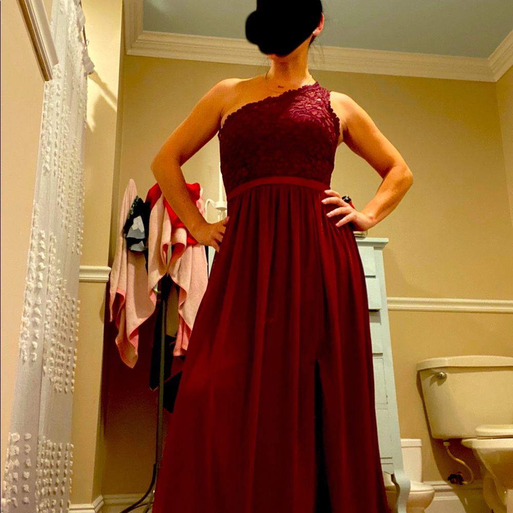 David’s bridal wine bridesmaid dress size 8.